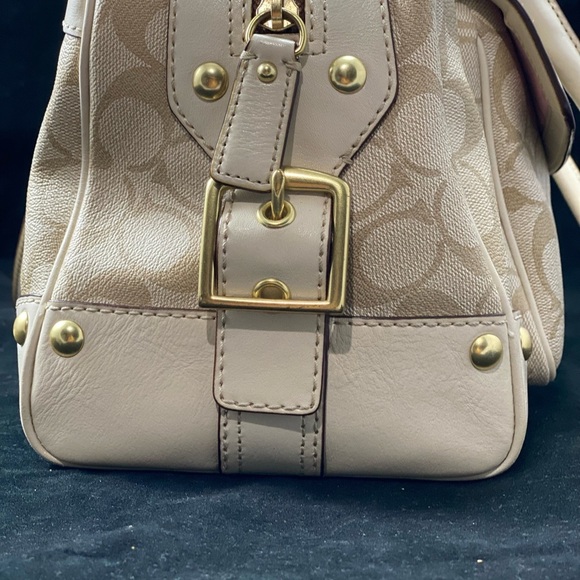 COACH Heritage Stripe Dome
Satchel 13198 Handbag. - Picture 12 of 17